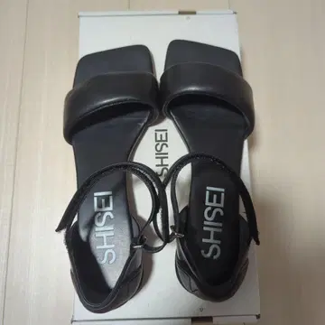 SHISEI MM PADDED SANDALS 37 24cm