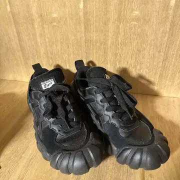 오니츠카타이거 스니커즈