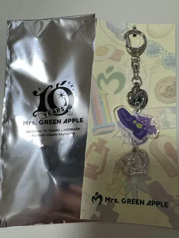 Mrs. GREEN APPLE 랜덤 참 홀더 G 라일락