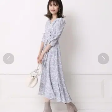 아푸와이저 리셰 개더 슬리브 플라워 원피스 블루 S 사이즈