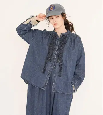 nest Robe 코튼 린넨 던거리 프론트 프릴 블라우스