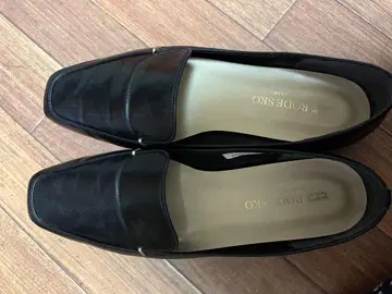 로데스코 블랙 슬립온