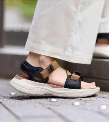 Teva IENA 별주 ZYMIC 스포츠 샌들 카멜