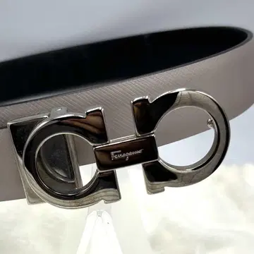 새상품급 Salvatore Ferragamo 그레이 벨트 여성용