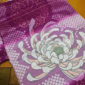 보라색 국화 패턴 기모노 옷감
