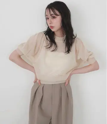 [ LIAN ] 시어 볼륨 슬리브 니트 아이보리 프리 사이즈