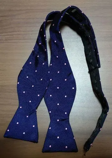 Brooks Brothers 네이비 도트 무늬 보타이 미국제