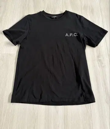 아페쎄 APC 티셔츠 블랙