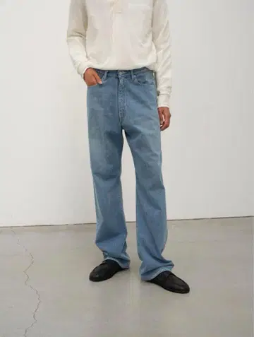 AURALEE SELVEDGE FADED LIGHT DENIM PANTS