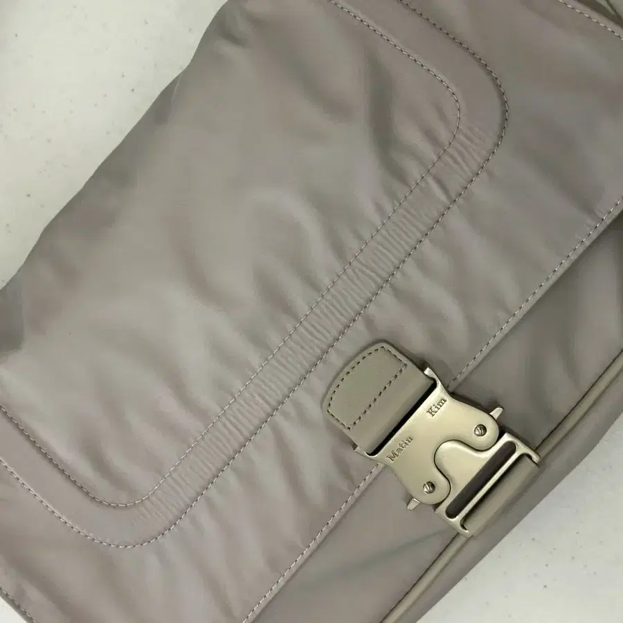 ショルダーバッグ・ポシェット [MATINKIM]buckle hobo bag in light gray BUCKLE HOBO BAG IN LIGHT GREY – Matin Kim