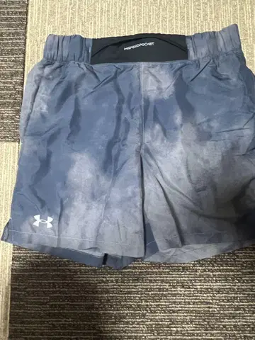 언더아머 Under Armour 네이비 숏팬츠