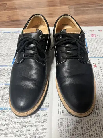 HAWKINS TRAVELLER 블랙 가죽 신발