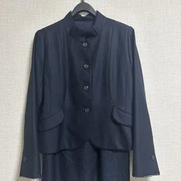 레리안 블랙 정장 세트 (자켓, 스커트)