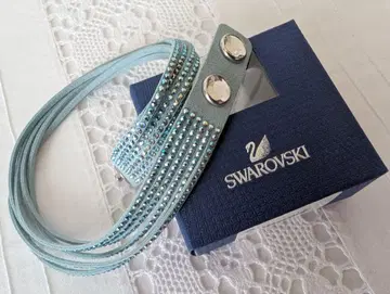 Swarovski 스카이 블루 랩 팔찌