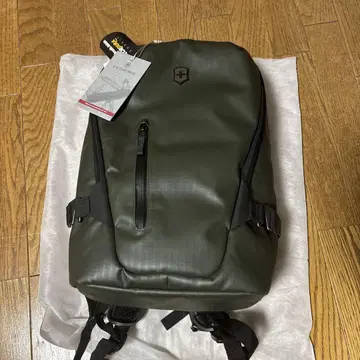 Victorinox 백팩 TLUHB10000 올리브