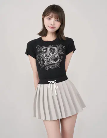 Darich 택 포함 미사용 새상품 DR 비쥬 플라워 니트탑 BLK
