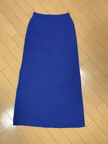 파란색 타이트 니트 롱 스커트