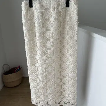 ZARA 꽃무늬 구조 미디 스커트 미사용 새상품