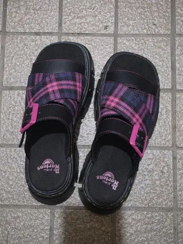 닥터마틴 MATTISON 슬라이드 샌들 22cm