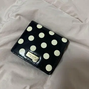 Kate Spade 도트 무늬 반지갑