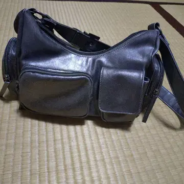PAGEBOY 아웃 포켓 BAG 브론즈