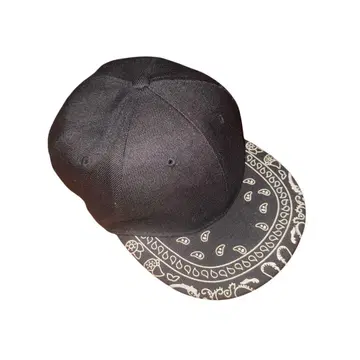 00s Brim Paisley Design Cap