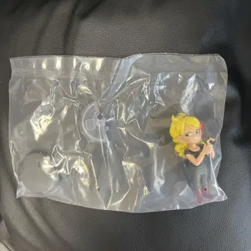 제일복권 드래곤볼 런치 피규어
