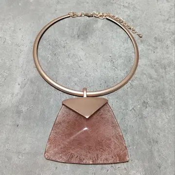 뉴앙스 디자인 볼륨 모티브 디자인 초커