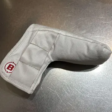 브리핑 퍼터 커버 화이트