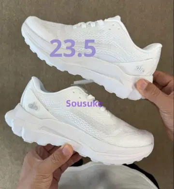 Alo Runner 러닝화