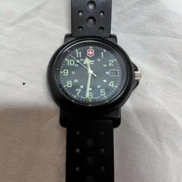 Victorinox 아날로그 손목시계 블랙