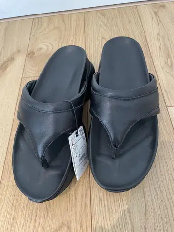 [새상품] ZARA 자라 vibram 비브람 가죽 샌들 40