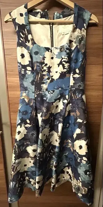 Kate Spade 꽃무늬 슬리브리스 원피스