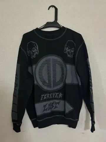 DROPDEAD 상의 트레이닝복
