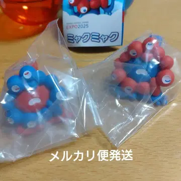 먀쿠먀쿠 캡슐 피규어 누워있는 2종 초기 오염 있음