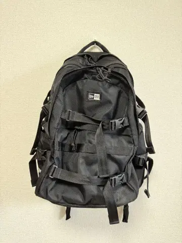NEW ERA 블랙 백팩