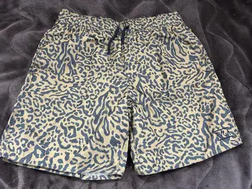 RVCA 레오파드 무늬 숏팬츠 M 사이즈