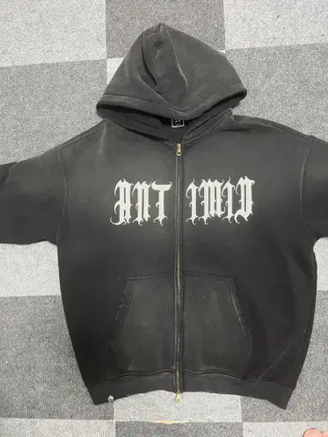 ANTIMND 블랙 후드티 M 사이즈