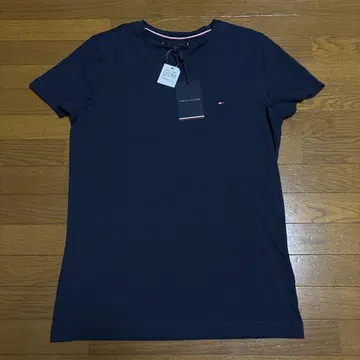 새상품 TOMMY HILFIGER 반팔 티셔츠