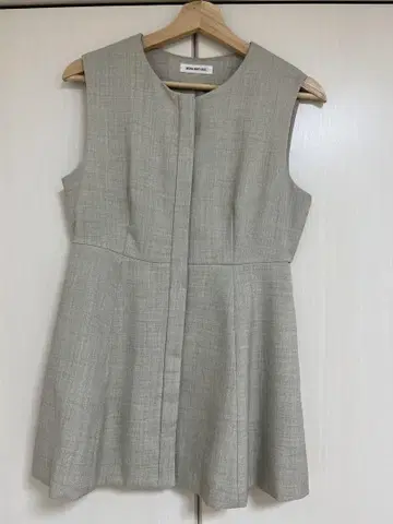 베이지 페플럼 베스트