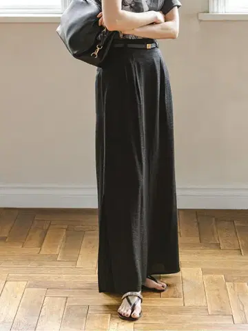 [이번 시즌 완판 미사용] NOBLE의 퍼지 린넨 슬릿 A라인 스커트