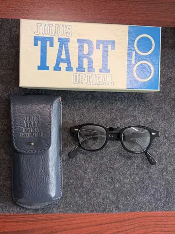 JULIUS TART OPTICAL 블랙 안경