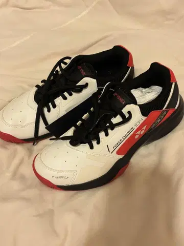 YONEX 파워 쿠션 104 신발 24.5cm