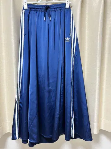 adidas 네이비 나일론 롱 스커트