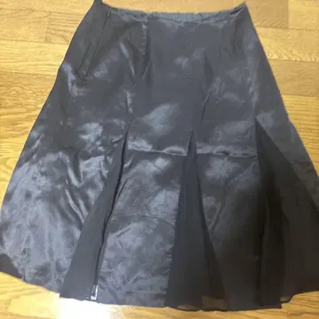 실크 블랙 스커트