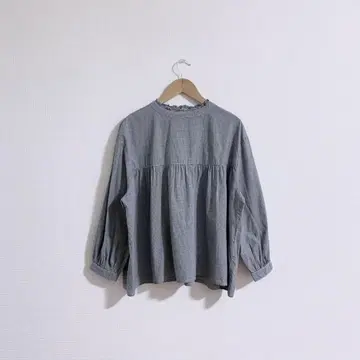 chambre de charme 깅엄 체크 프릴 칼라 스탠드 블라우스