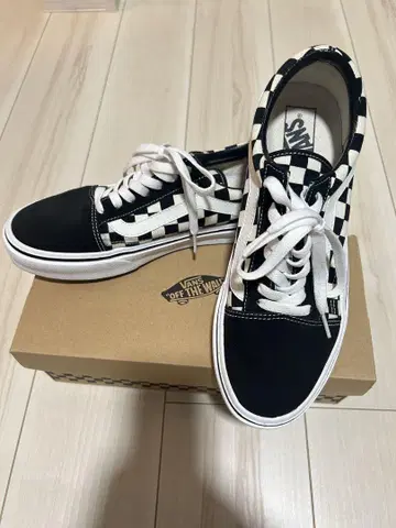 VANS 체크 패턴 블랙/화이트 스니커즈 올드스쿨 미사용품 26.5