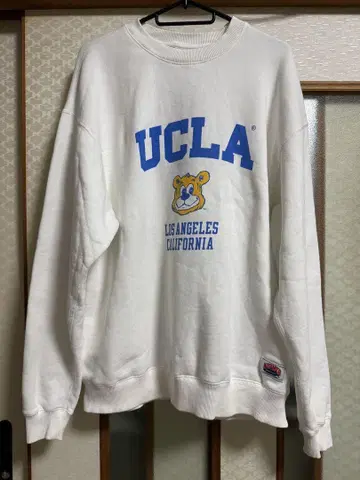 UCLA 화이트 맨투맨 M 사이즈