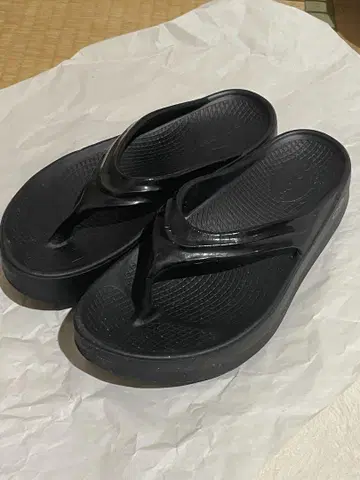 OOFOS 블랙 비치 샌들 두꺼운 밑창 24cm