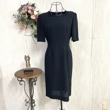 도쿄 소와르 블랙 원피스 타이트 핏 반소매 9호 M
